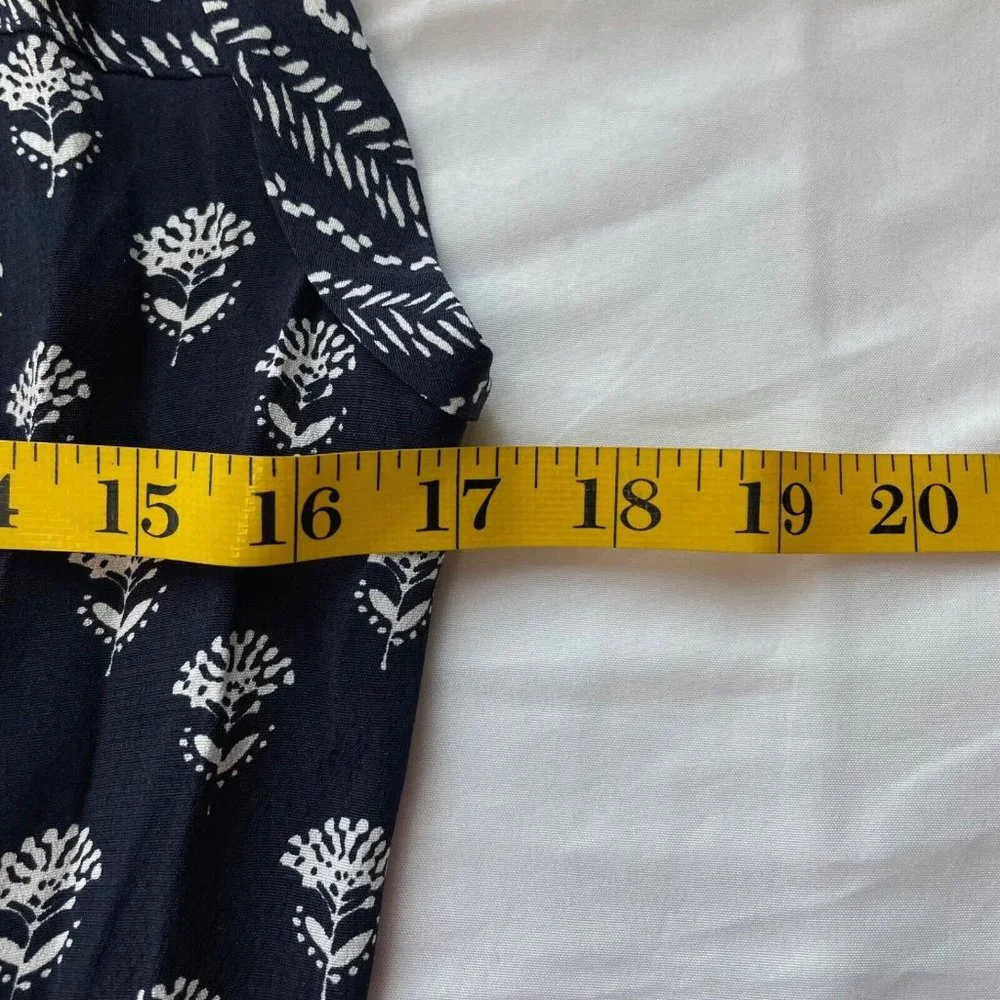 Loft Blue Floral Sleeveless Button Front 4" Shorts Romper Size Large Women’s - Picture 11 of 13